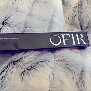 💜3 for$15 Ofir lip line, long wearing Demi mattelip pencilShade Cardinal. NIB